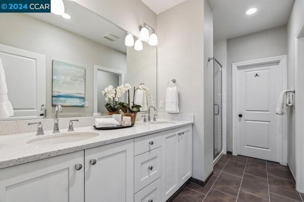 Casa de 3 dormitorios en Walnut Creek, USA No. 406750