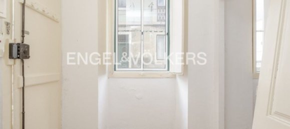 142m² Building in Lisbon, Portugal No. 104579 13