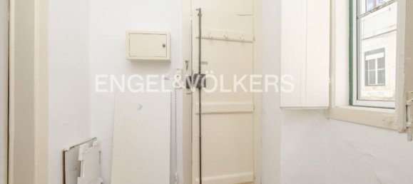 142m² Building in Lisbon, Portugal No. 104579 14