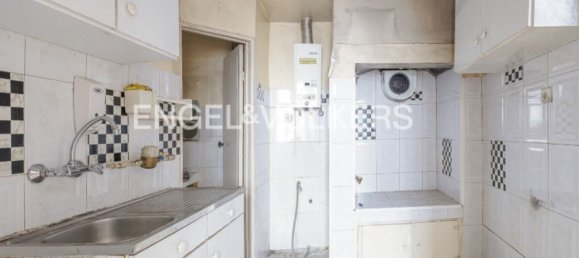 142m² Building in Lisbon, Portugal No. 104579 8