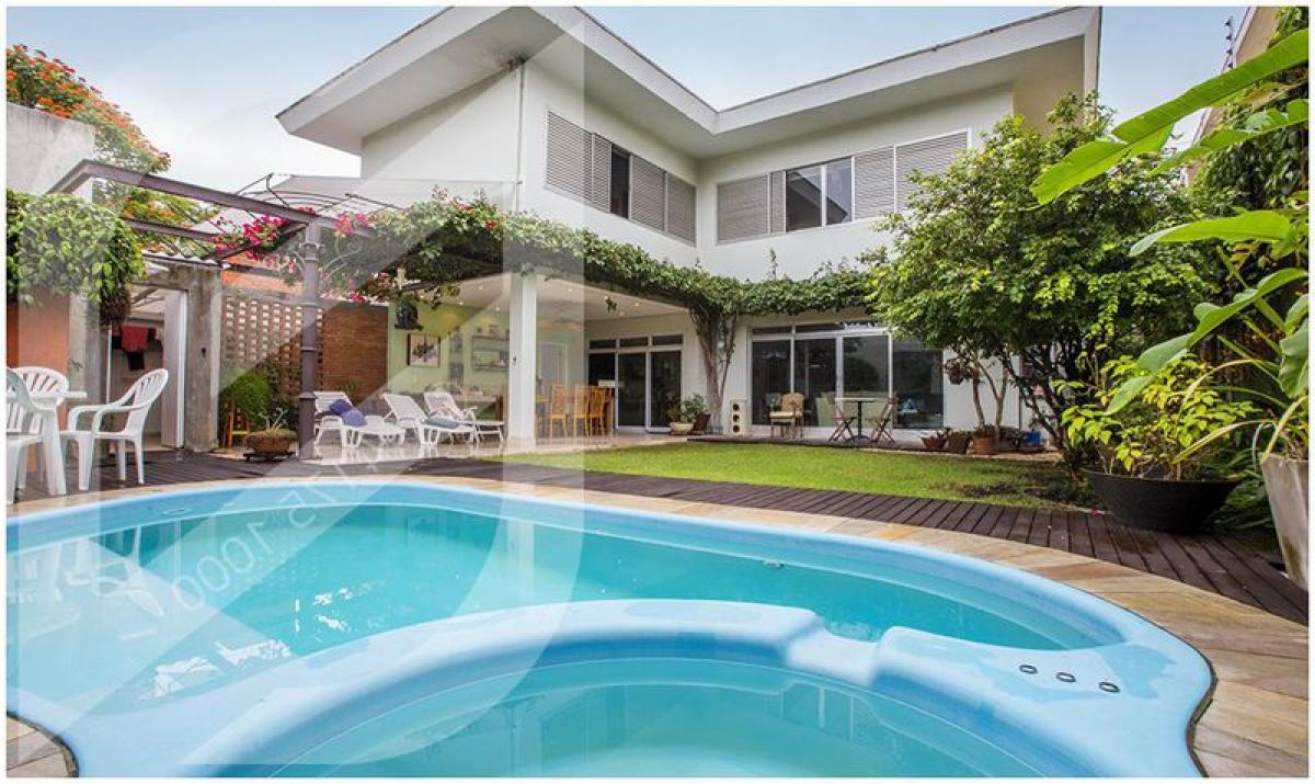 Casa de 4 dormitorios en Sao Paulo, Brazil No. 567746