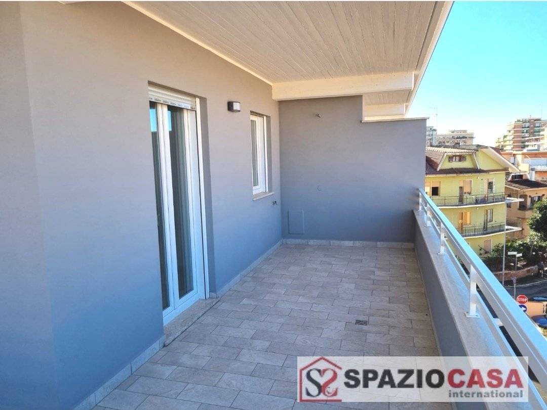 Квартира с 2 спальнями в Ладисполи, Италия № 11772