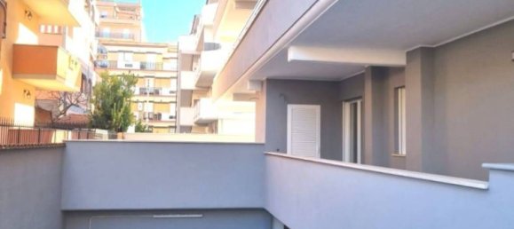 Квартира с 2 спальнями в Ладисполи, Италия № 11772 18