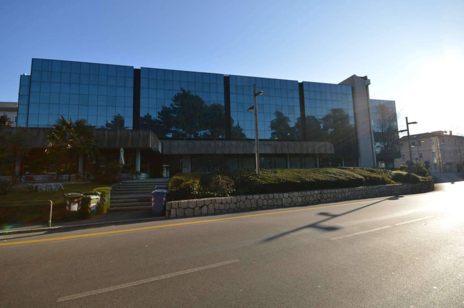 5 rooms Commercial property in Bassano del Grappa, Italy No. 142657