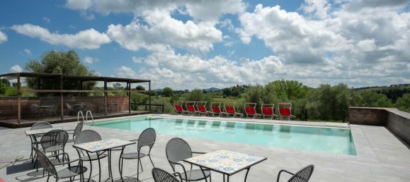 484m² Commercial property in Torrita di Siena, Italy No. 53542 2