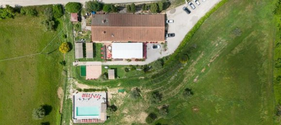 484m² Commercial property in Torrita di Siena, Italy No. 53542 10