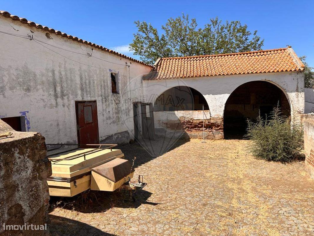 Casa de 2 dormitorios en Reguengos de Monsaraz, Portugal No. 180391