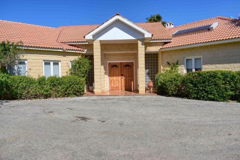 4 غرف نوم منزل ذو طابقين في Agioi Trimithias, Cyprus رقم 9434