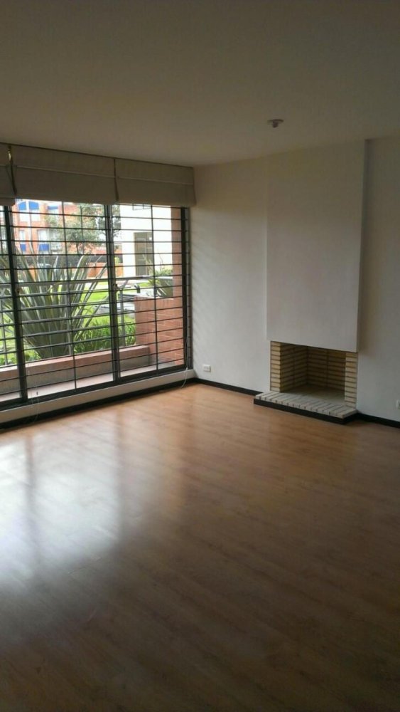 Дом с 3 спальнями в Богота, Колумбия № 9993