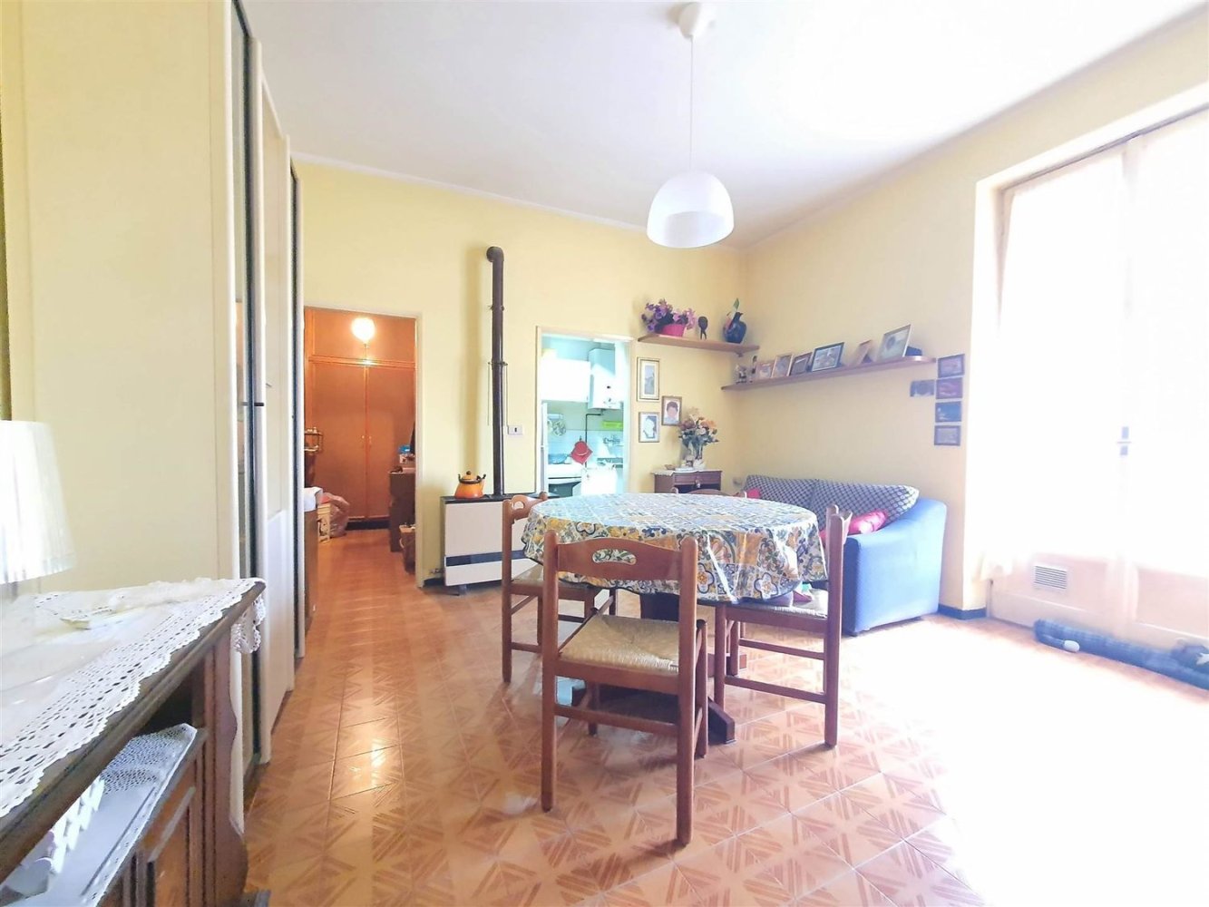 Квартира с 3 комнатами в Лекко, Италия № 223173