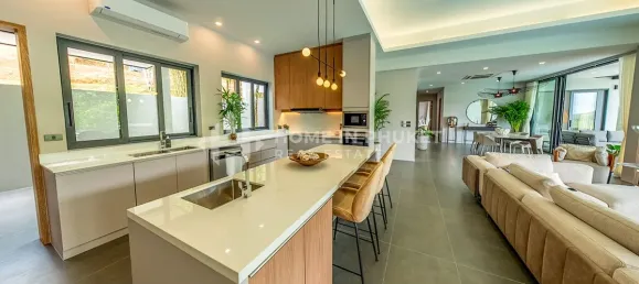 4 chambres house à vendre à Phuket, Southern Thailand, Thailand № 60513 8