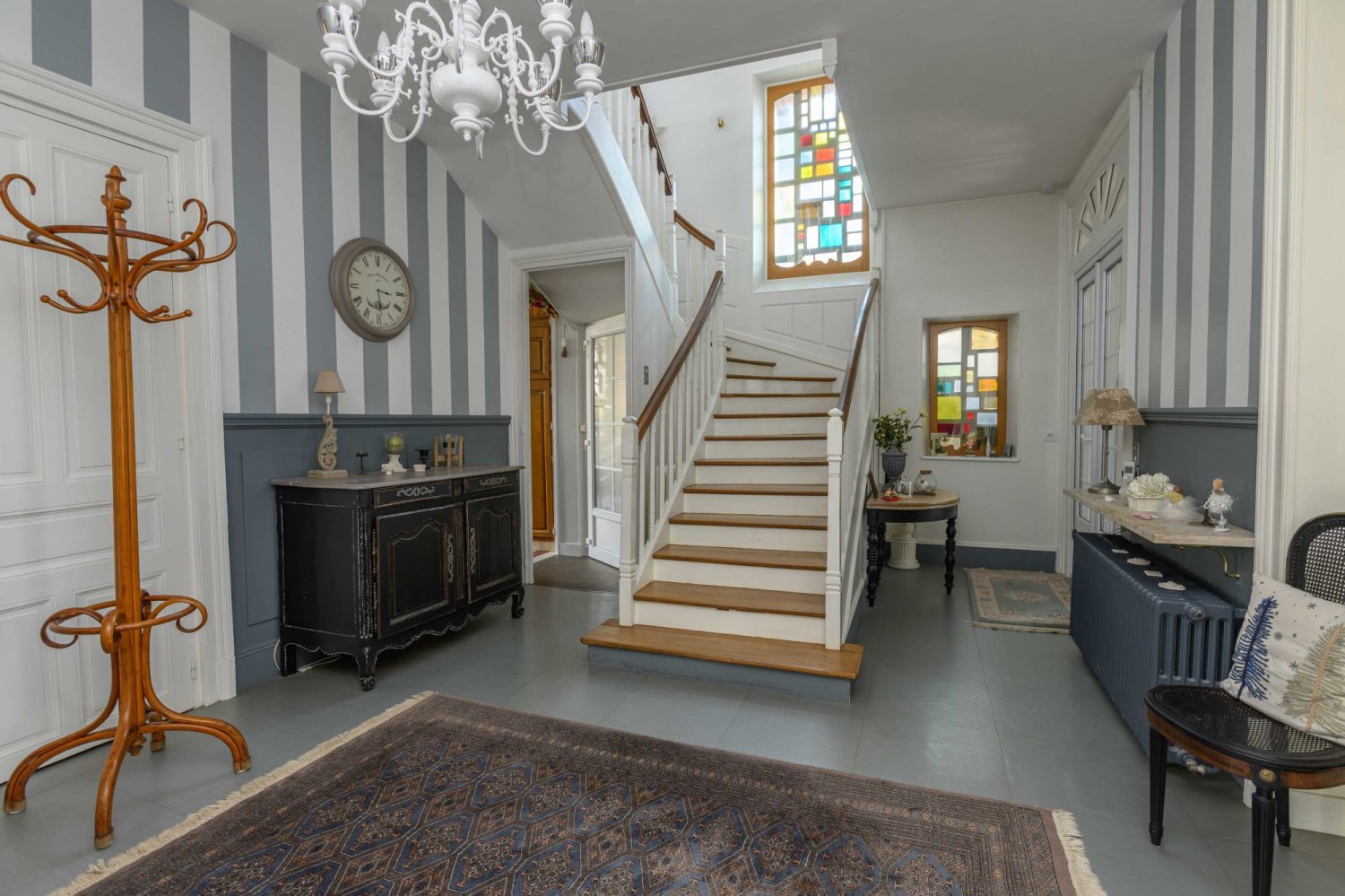 Casa de 5 dormitorios en Chartres, France No. 274166