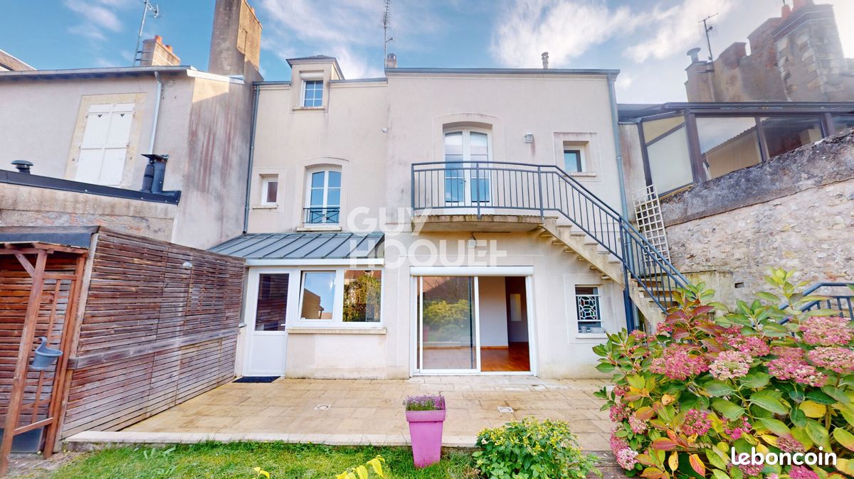 4 bedrooms House in Chateaudun, France No. 81658