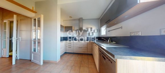 4 bedrooms House in Chateaudun, France No. 81658 20