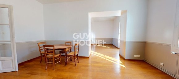 4 bedrooms House in Chateaudun, France No. 81658 19