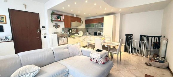 2 Schlafzimmer Wohnung in Canegrate, Italy, Nr. 378675 2