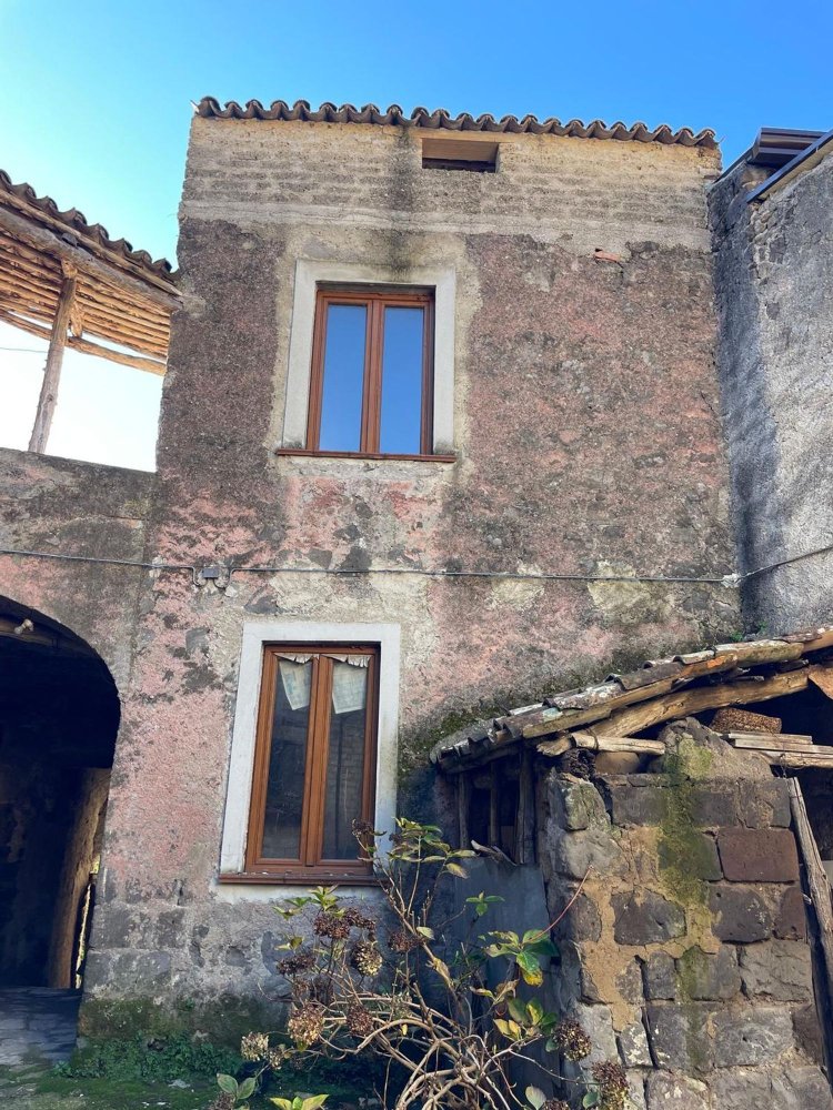 Casa de 3 habitaciónes en Formicola, Italy No. 159911