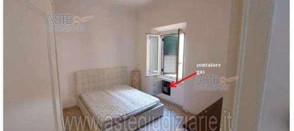 3-salle Appartement à Livorno, Italy No. 41746 10