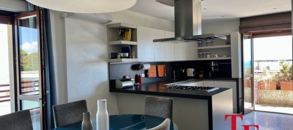 3-salle Penthouse à Anzio, Italy No. 48564 10