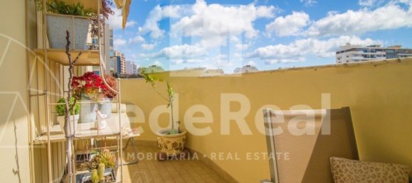 Квартира с 4 спальнями в Фару, Португалия № 90029 35