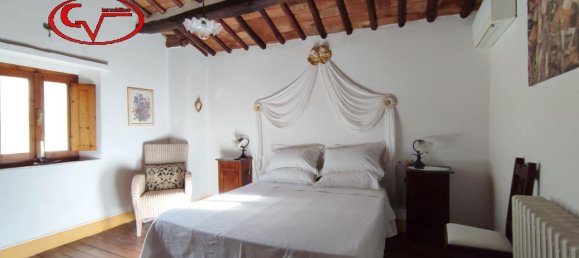 13 rooms House in Montevarchi, Italy No. 232675 8