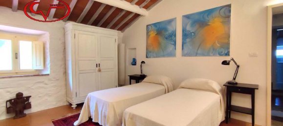 13 rooms House in Montevarchi, Italy No. 232675 12