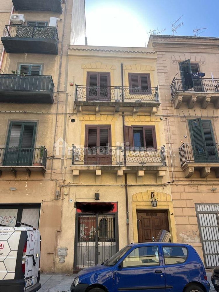 5-Zimmer Gebäude in Palermo, Italy, Nr. 45984