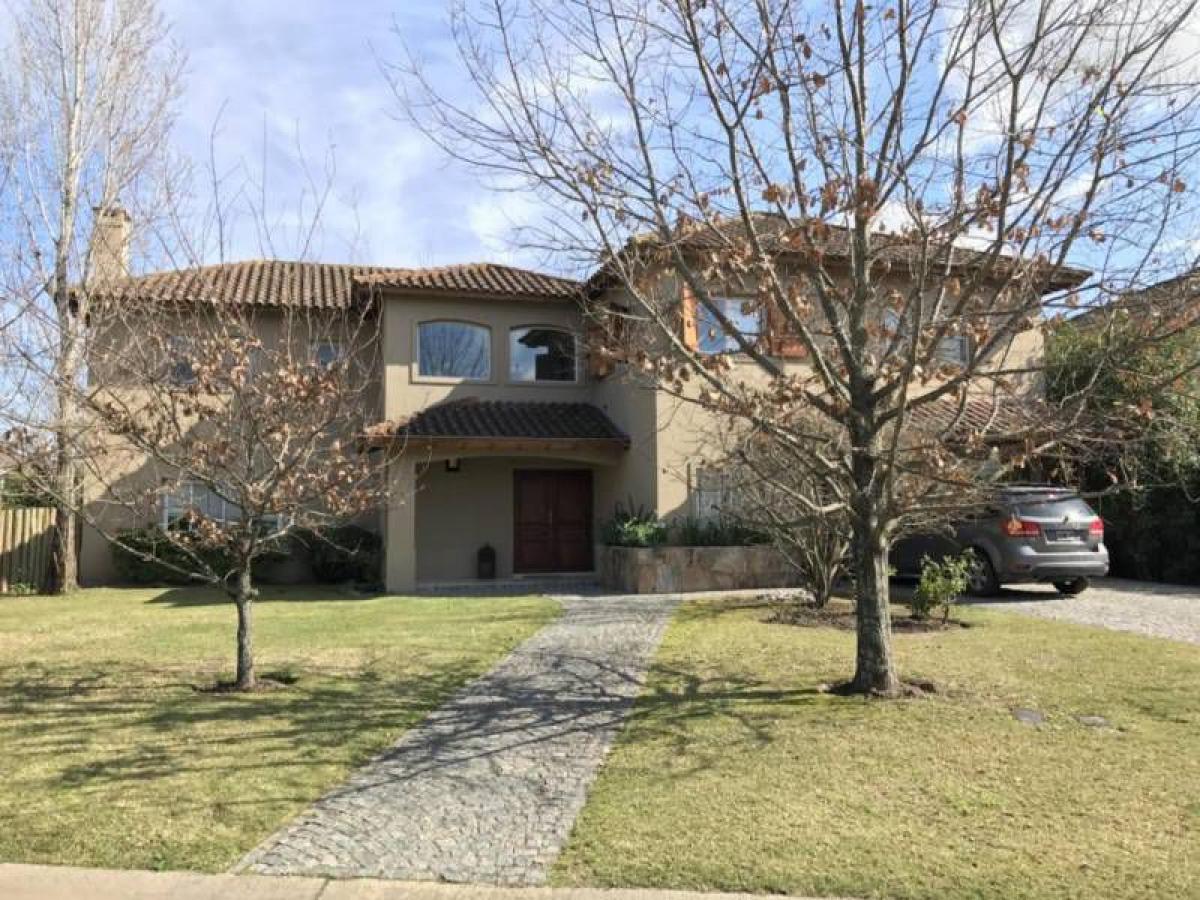 5 bedrooms House in Tigre, Argentina No. 21583