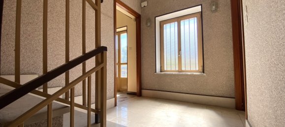 Casa de 5 habitaciónes en Alba, Italy No. 79667 19