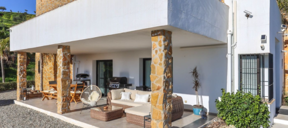 4 bedrooms Villa in Malaga, Spain No. 186071 9