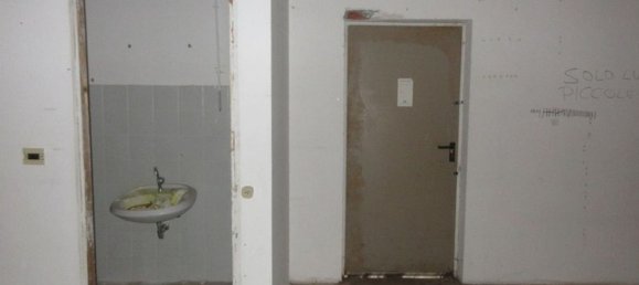 147m² Commercial property in Anzio, Italy No. 376314 17