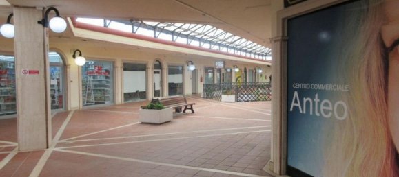 147m² Commercial property in Anzio, Italy No. 376314 10
