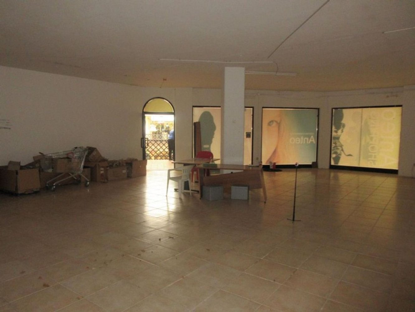 147m² Commercial property in Anzio, Italy No. 376314