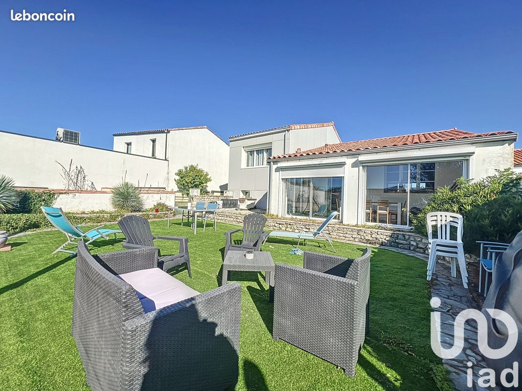 3 bedrooms House in Perigny, France No. 298992