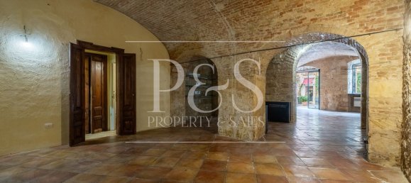 140m² Commercial property in Cagliari, Italy No. 107562 12