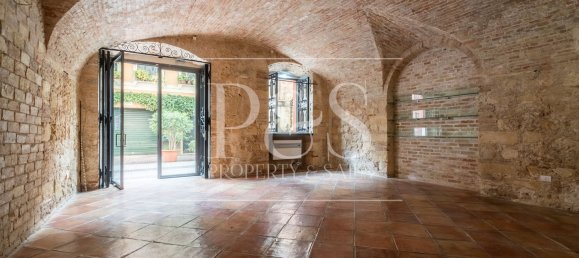 140m² Commercial property in Cagliari, Italy No. 107562 17