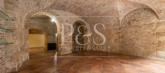 140m² Commercial property in Cagliari, Italy No. 107562 9