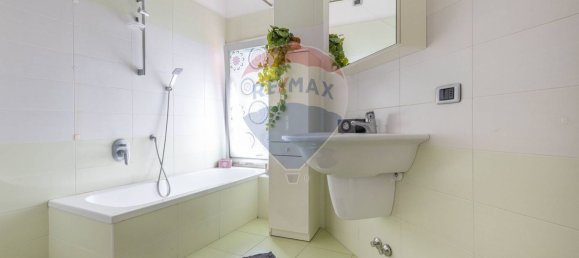 Apartamento de 2 habitaciónes en Somma Lombardo, Italy No. 266270 19