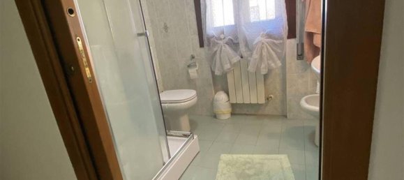 4غرفة منزل في Rovigo, Italy رقم 175146 11