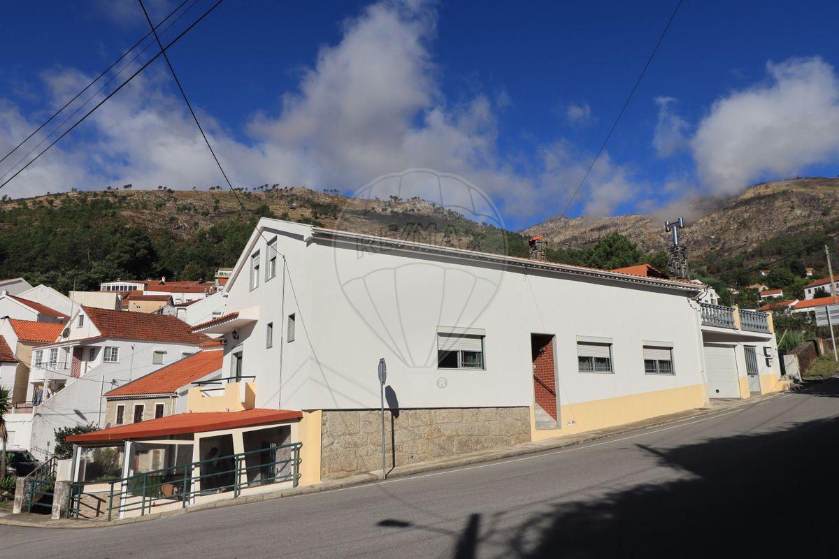 Дом с 7 спальнями в Ковильян, Португалия № 43857