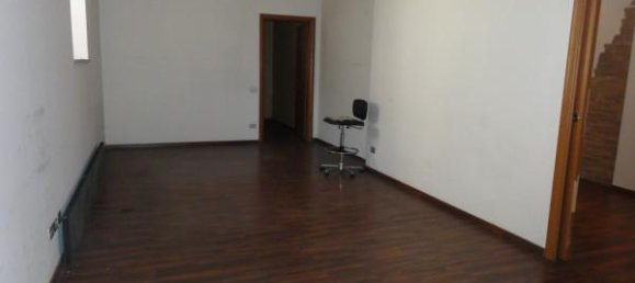 4-salle Appartement à Ceccano, Italy No. 76766 9