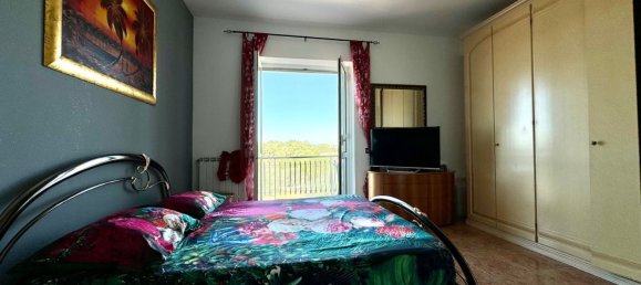 3 rooms Apartment in Rome, Italy No. 201465 5