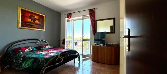 3 rooms Apartment in Rome, Italy No. 201465 6