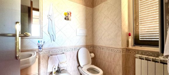 3 rooms Apartment in Rome, Italy No. 201465 7