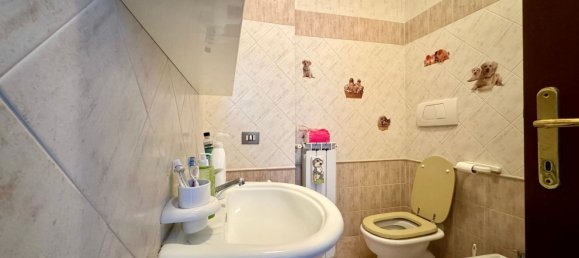 3 rooms Apartment in Rome, Italy No. 201465 2