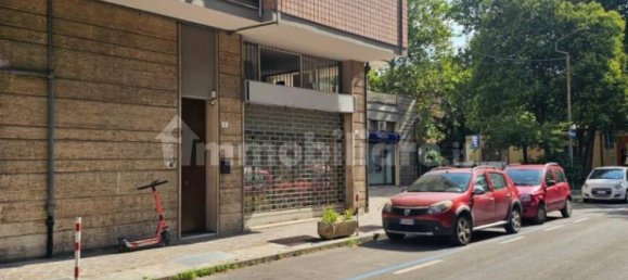 105m² Commercial property in Modena, Italy No. 374841 2