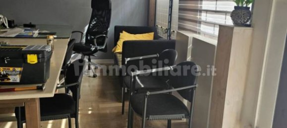105m² Commercial property in Modena, Italy No. 374841 5