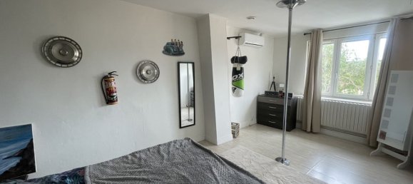 Casa de 3 dormitorios en Villeneuve-l'Archeveque, France No. 340240 4