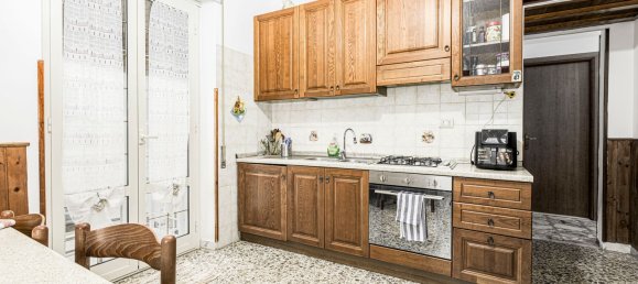 4-salle Appartement à Ciampino, Italy No. 20568 6