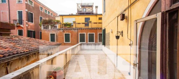 2 bedrooms Apartment in Venice, Italy No. 341716 15